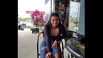 demasiado arriesgado, enserio quieres que te folle aqui en publico sexo en la calle pillada